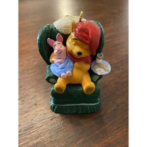 VTG Hallmark Disney Christmas Ornament Winnie Pooh Piglet Waiting‎ On Santa 2.5"